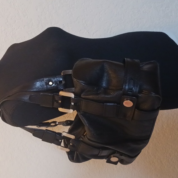 Michael Kors Black Leather Shoulderbag - Picture 2 of 15